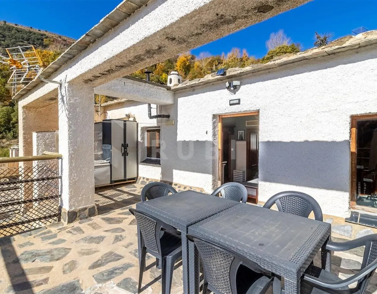 El Capricho De Trevelez Apartment