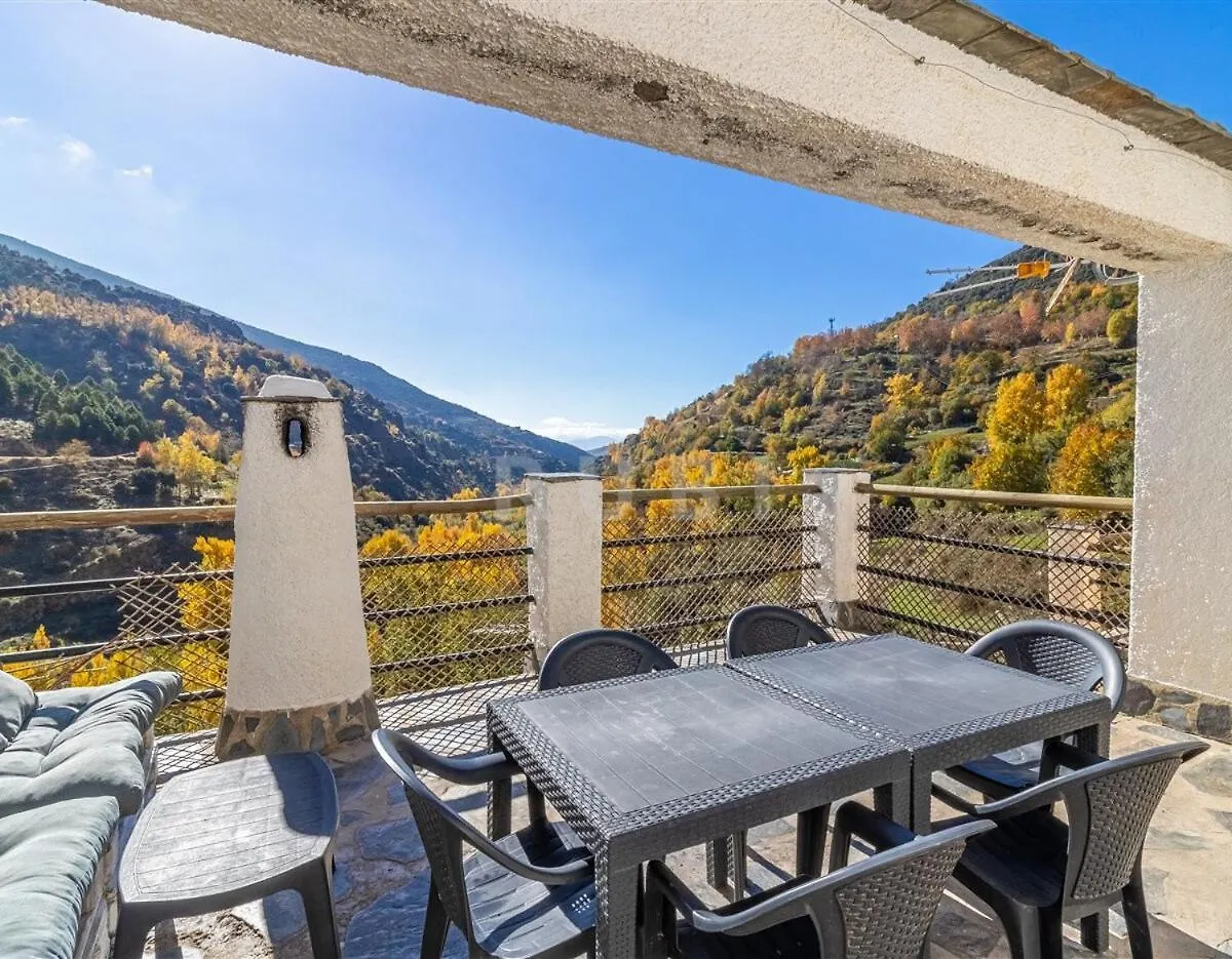 El Capricho De Trevelez Apartment
